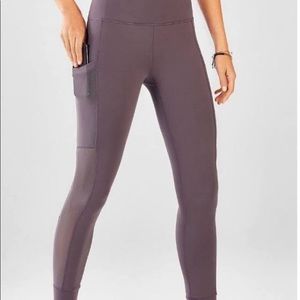 ⭐️ 3 for $18 Fabletics on-the-go leggings
